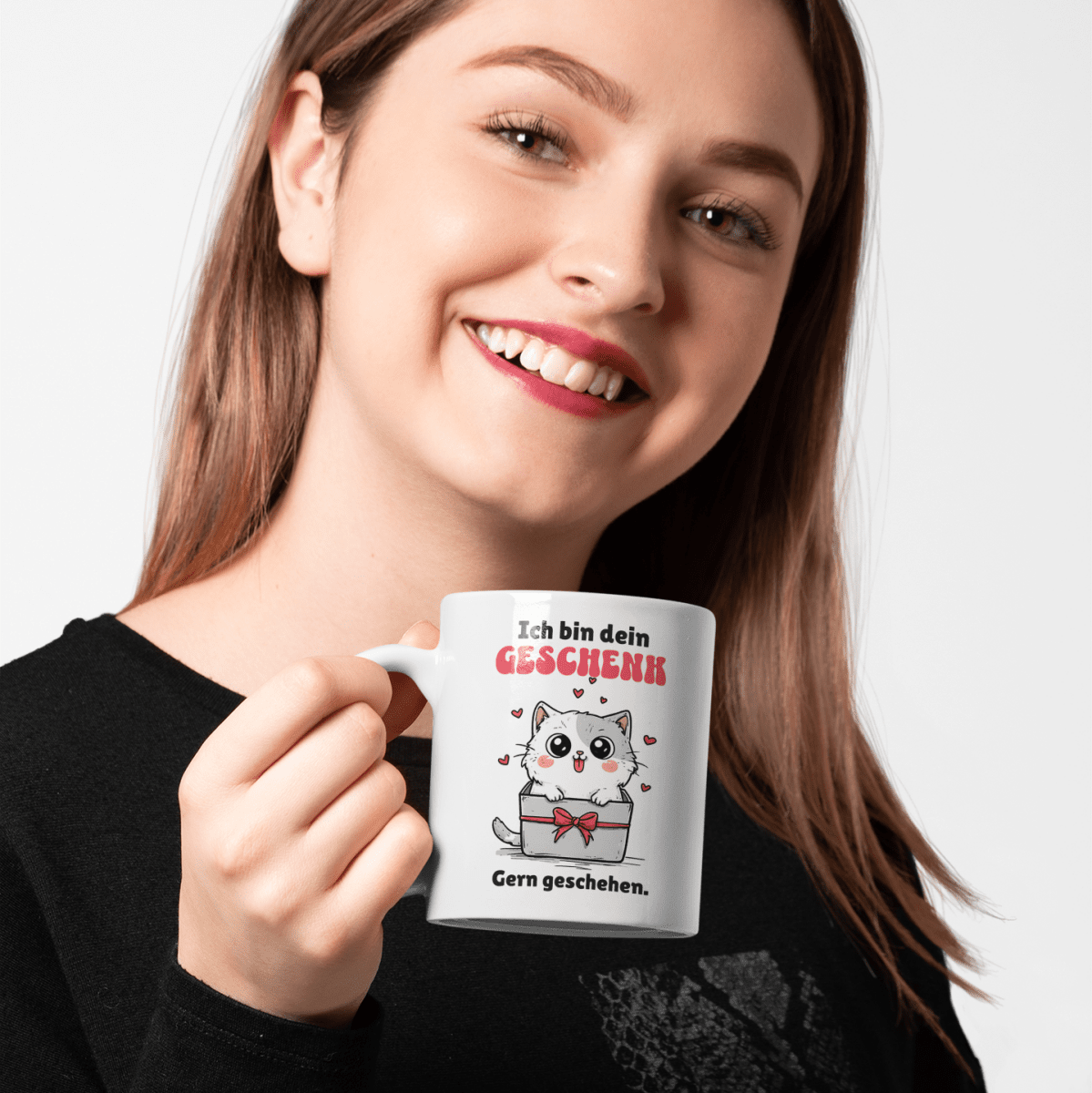 Ich bin dein Geschenk gern geschehen – süße Katze in Geschenkbox, lustige Geschenkidee für Partner, Freunde & Lieblingsmenschen - Tassencat