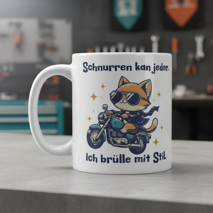 Lustige Tasse Katze Motorrad – „Schnurren kann jeder, ich brülle mit Stil“ – Geschenk für Biker, Katzenfans & Humor - Liebhaber - Tassencat